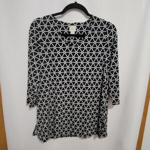 Chico's Geometric Black and White 3/4 Length Sleeve Women's Top. Size 0